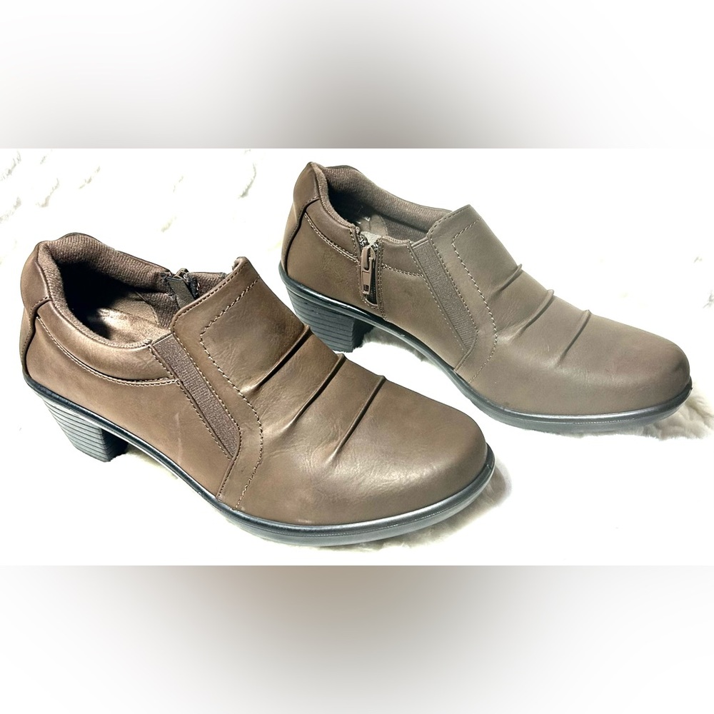 Easy Street Brown Matte comfy ankle booties mules Women's size 10 wide width - Picture 2 of 10